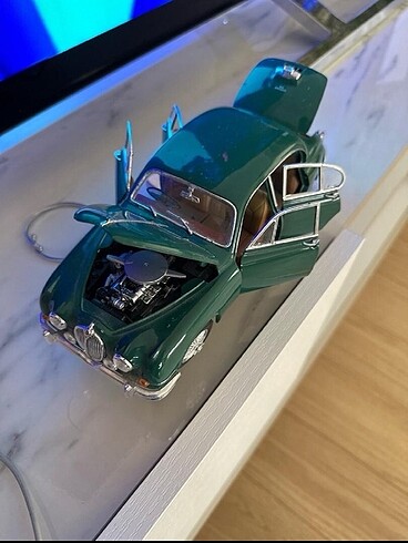 1/18 diecast jaguar mark 2 1959