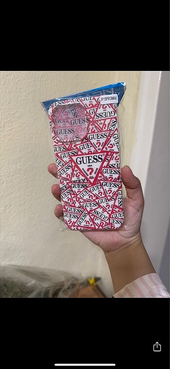 Beden Guess 15 pro max kılıfı