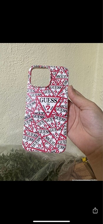 Guess 15 pro max kılıfı
