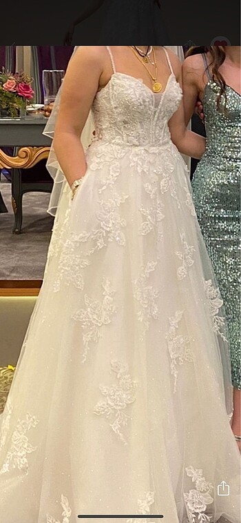 40 Beden beyaz Renk Acil satılık!Oleg Cassini helen sakura model gelinlik