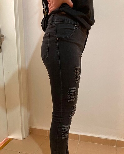 Red apple siyah jean