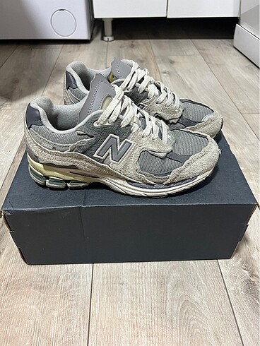 37 Beden NEW BALANCE 2002R rain cloud