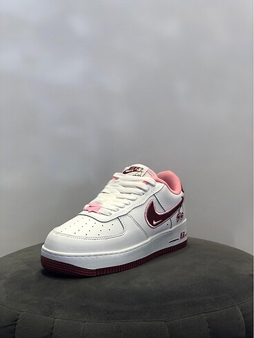 39 Beden Nike Airforce 1 Low Valentine?s Day