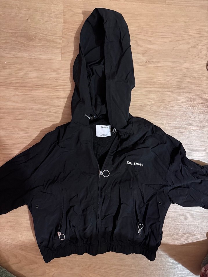 Bershka  Siyah Kısa Kapüşonlu Kadın Ceket - Görsel 2