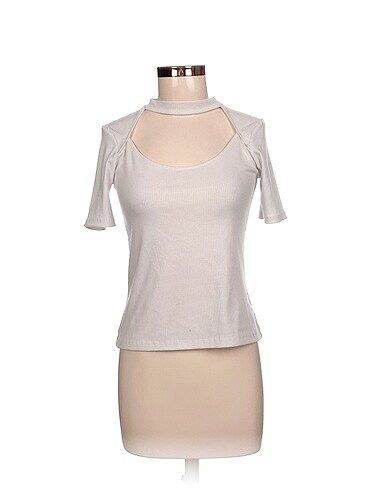 Diğer T-shirt %70 İndirimli.
