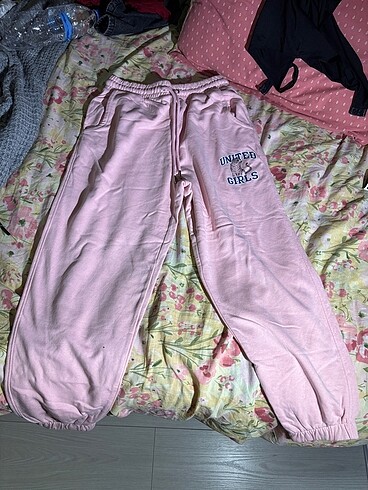 pembe eşofman