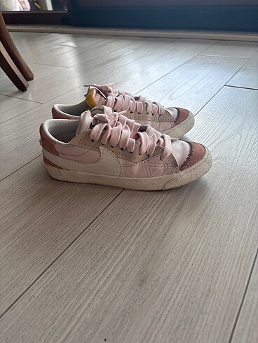 pembe nike jumbo