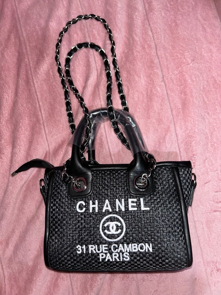 Zincir Detaylı Siyah Deri Chanel Çanta - Görsel 3