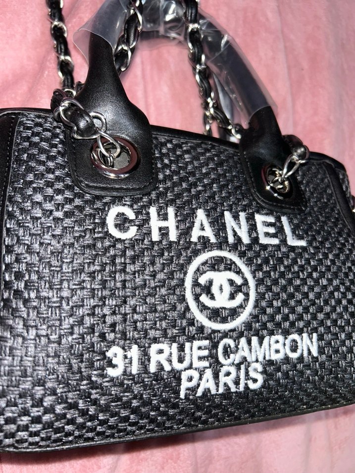 Zincir Detaylı Siyah Deri Chanel Çanta - Görsel 4