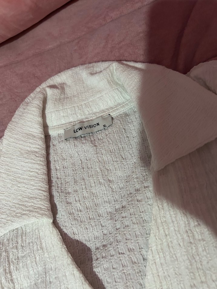 Beyaz Keten Düğmeli Kısa Kollu gömlek - Görsel 2