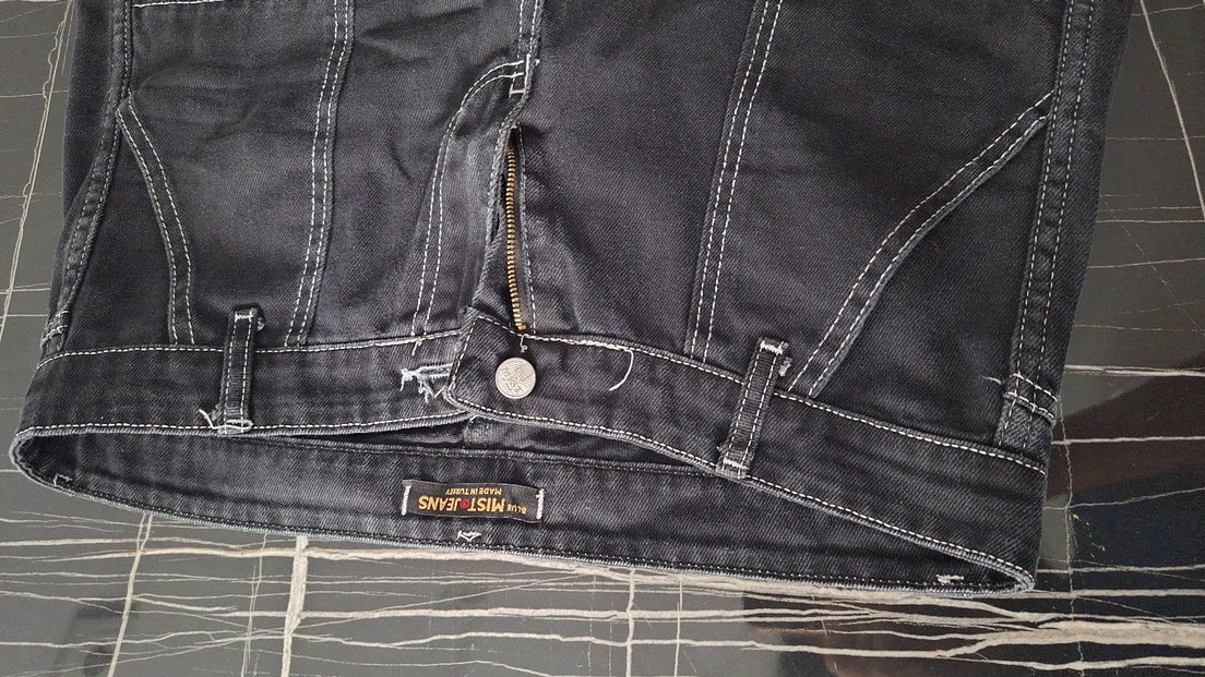 Kadın Siyah Kemerli Midi Denim Pantolon - Görsel 3