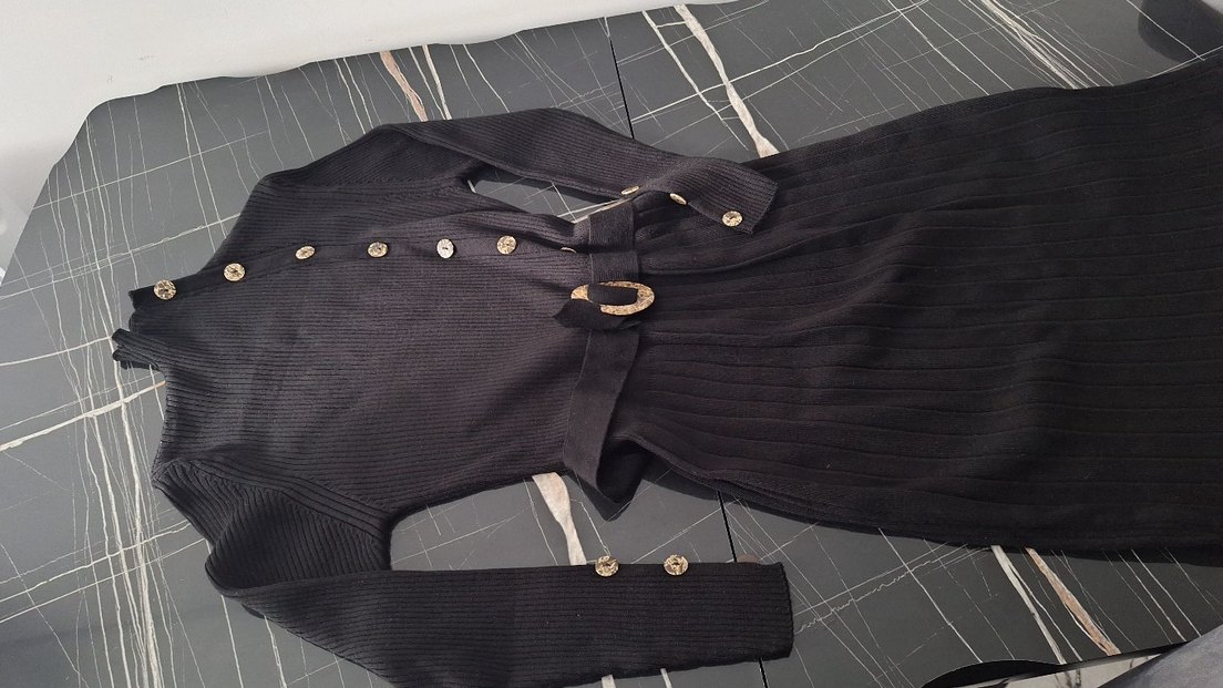 Uzun Siyah Düğmeli Kadın elbise - Görsel 2