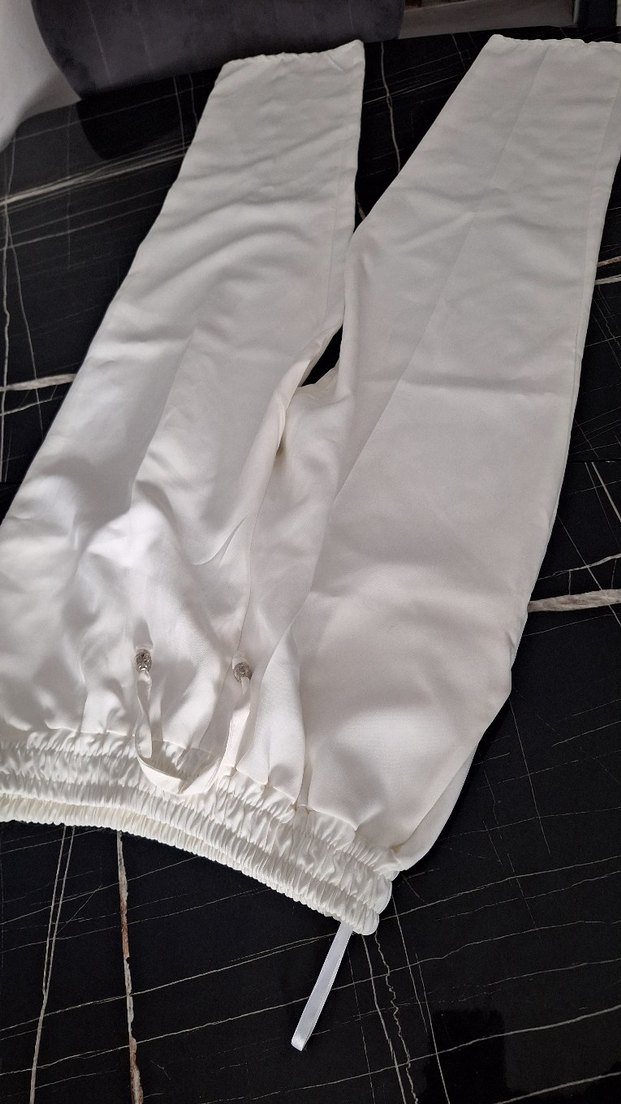 Düğmeli Beyaz Saten Kadın Pantolon - Görsel 3