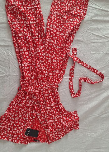 42 Beden kırmızı Renk giyilmedi Kırmızı Çiçek Desenli Bohem Kadın Tulum