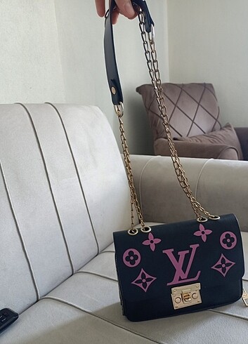 Beden Louis Vuitton kol çantası