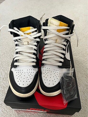 Air Jordan 1 high og Volt Gold