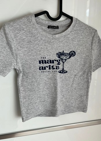 s Beden Gri Baskılı Kısa Denim Crop Tişört