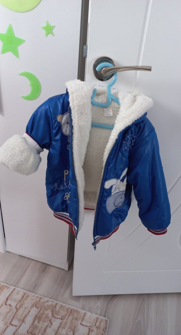 Mavi Kapüşonlu Erkek Çocuk Mont - Görsel 4