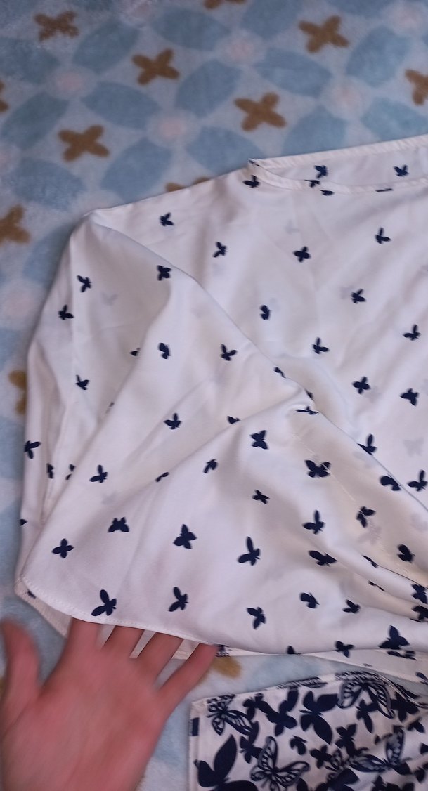 Beyaz Lacivert kelebek Desenli Bluz - Görsel 4