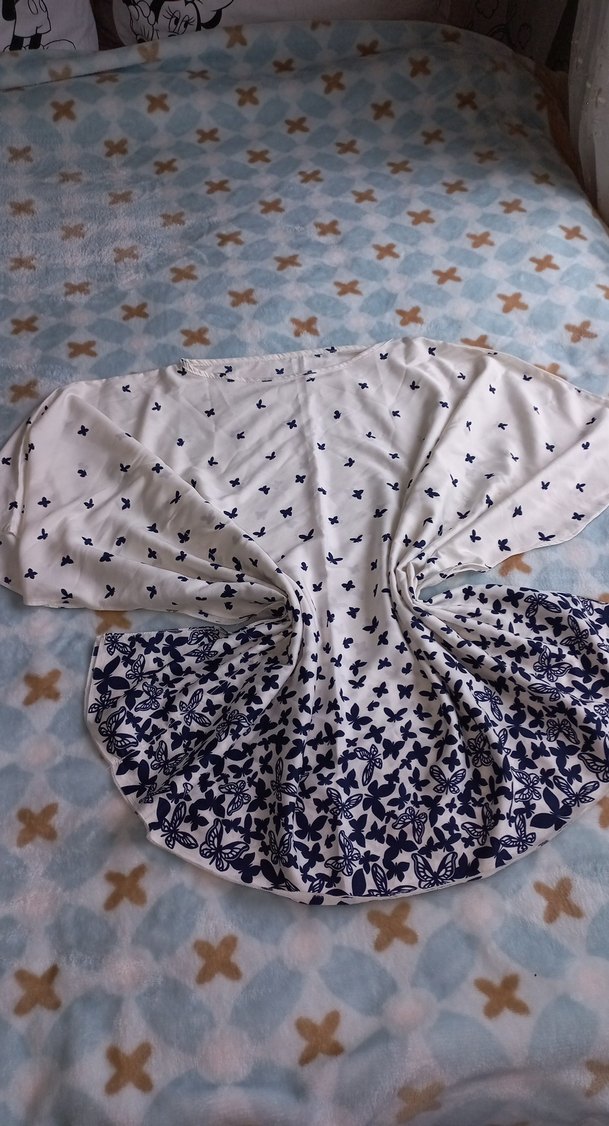 Beyaz Lacivert kelebek Desenli Bluz - Görsel 3