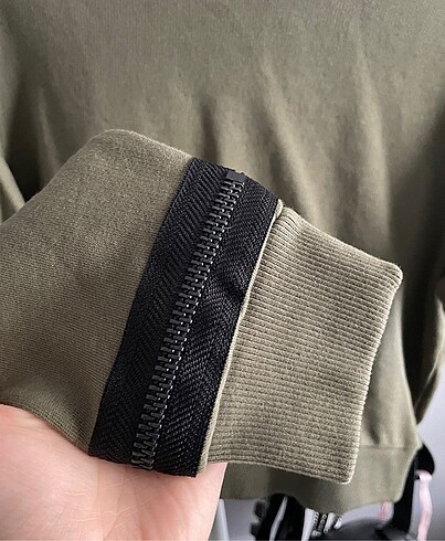 m Beden Kolu fermuar detaylı crop sweatshirt