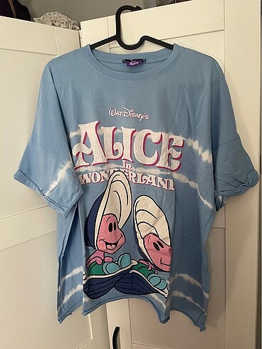 Bershka limited edition alice in wonderland tişört