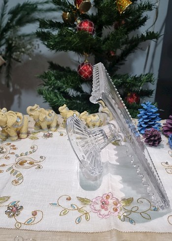 İşlemeli Desenli Beyaz Cam Pasta Standı - Görsel 2