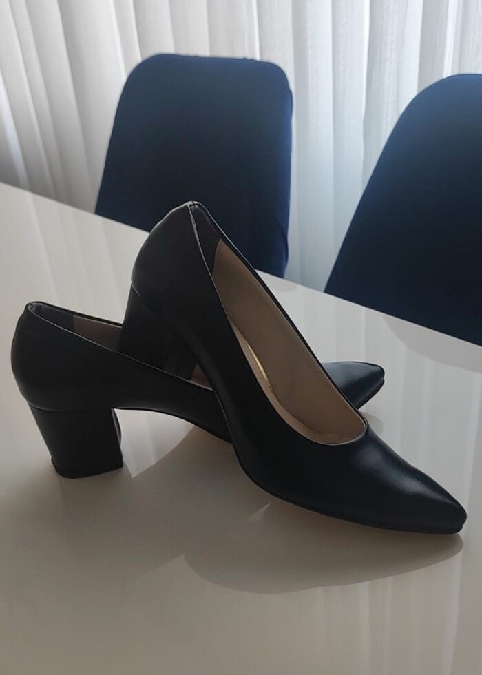 Topuklu ayakkabı - Görsel 1