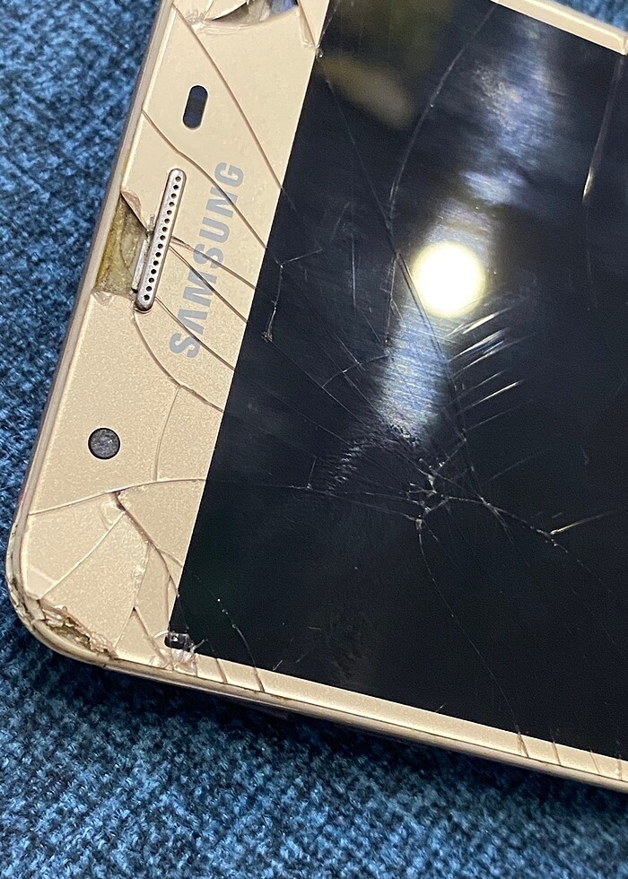 Bozuk telefon - Görsel 2