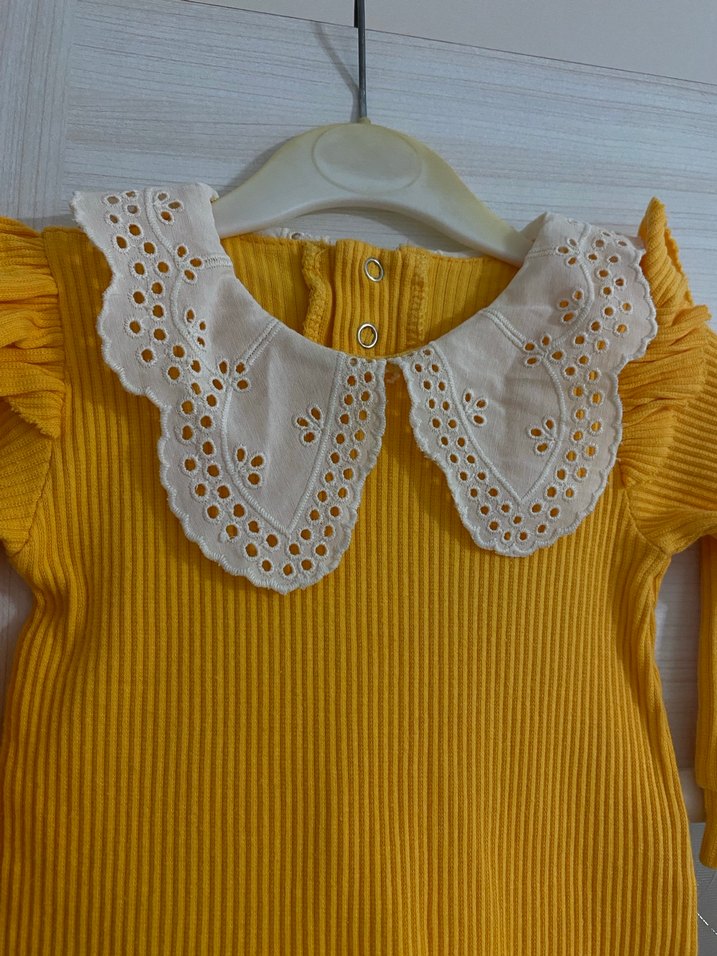 Sarı Dantelli Nakışlı Bebek Tulum - Görsel 3
