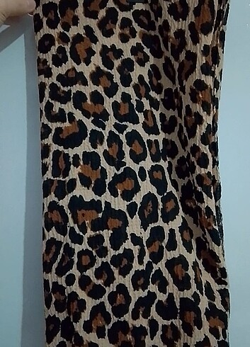  Beden Leopar desenli eşarp