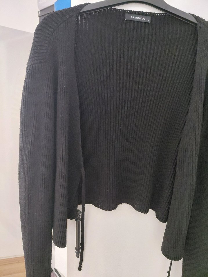 Siyah V Yakalı Triko Kadın Hırka - Görsel 4