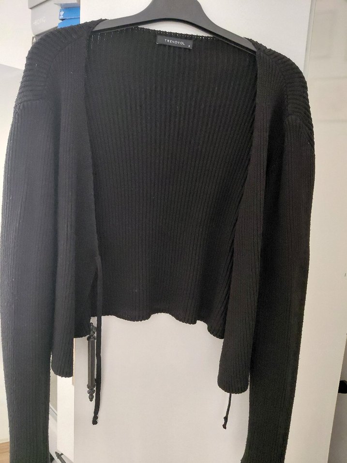 Siyah V Yakalı Triko Kadın Hırka - Görsel 2