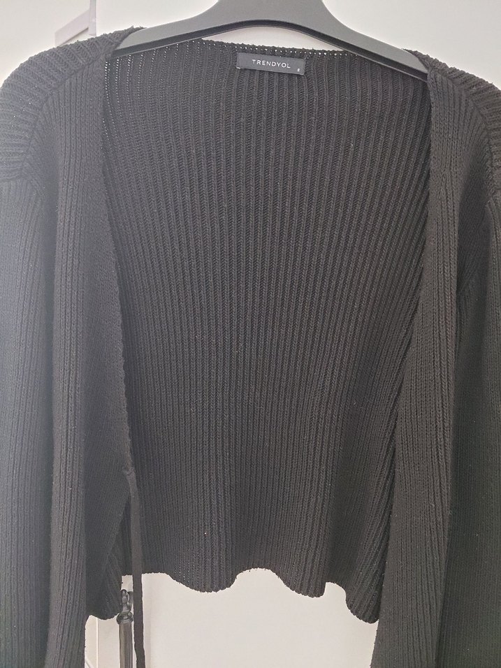 Siyah V Yakalı Triko Kadın Hırka - Görsel 3