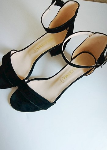 Klasik Siyah Kadın Topuklu Sandalet - Görsel 3