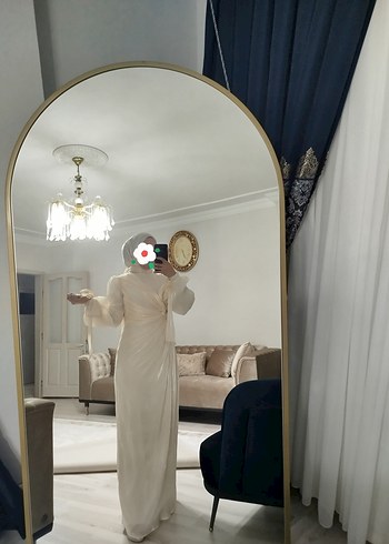 uzun kadın beyaz elbise sadece bir kere nikahda giyildi - Görsel 2