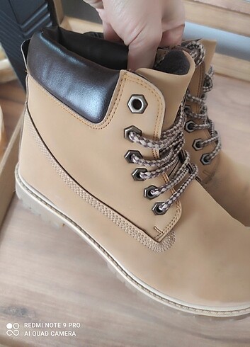 LC Waikiki 38 numara bot