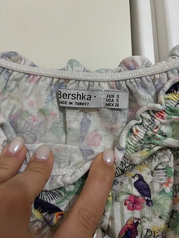 Bershka BERSHKA omzu açık crop