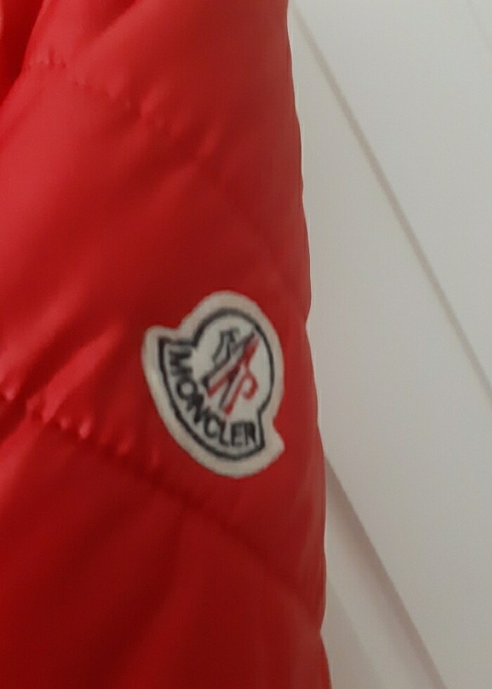 Kirmizi mont - Görsel 4