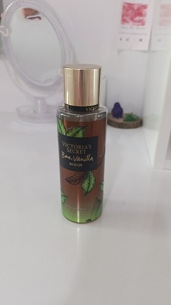 Victoria secret bare vanilla
