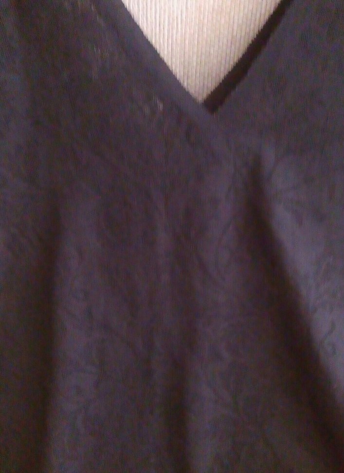 Siyah V Yaka Püsküllü Uzun Plaj Giysisi - Görsel 3