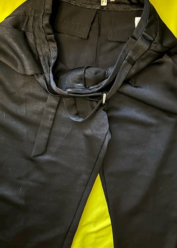 m Beden sarı Renk Kadın Siyah Kemerli Regular Fit Kumaş Pantolon