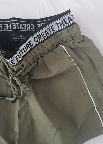 Bershka paraşüt kumaş mini yüksek bel şort