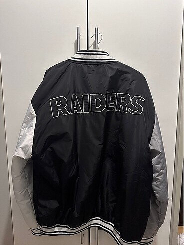 Bershka BERSHKA RAIDERS BOMBER KOLEJ CEKET