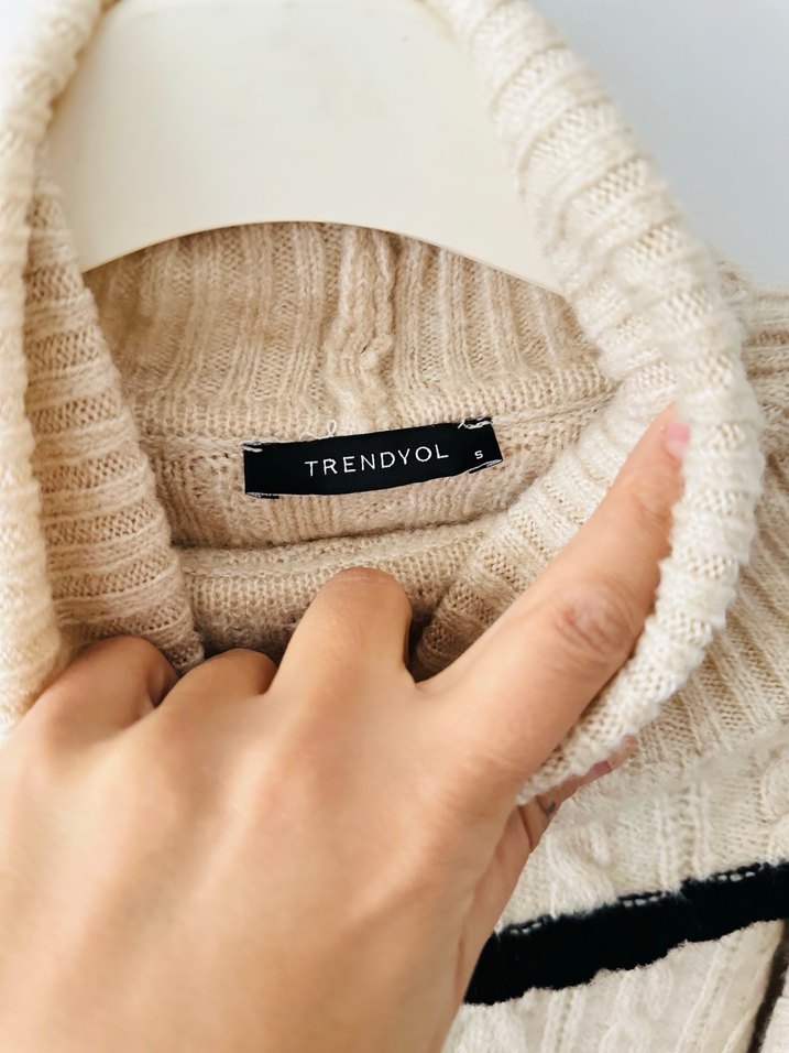 Krem Yüksek Yakalı Örgü Kadın Kazak - Görsel 4