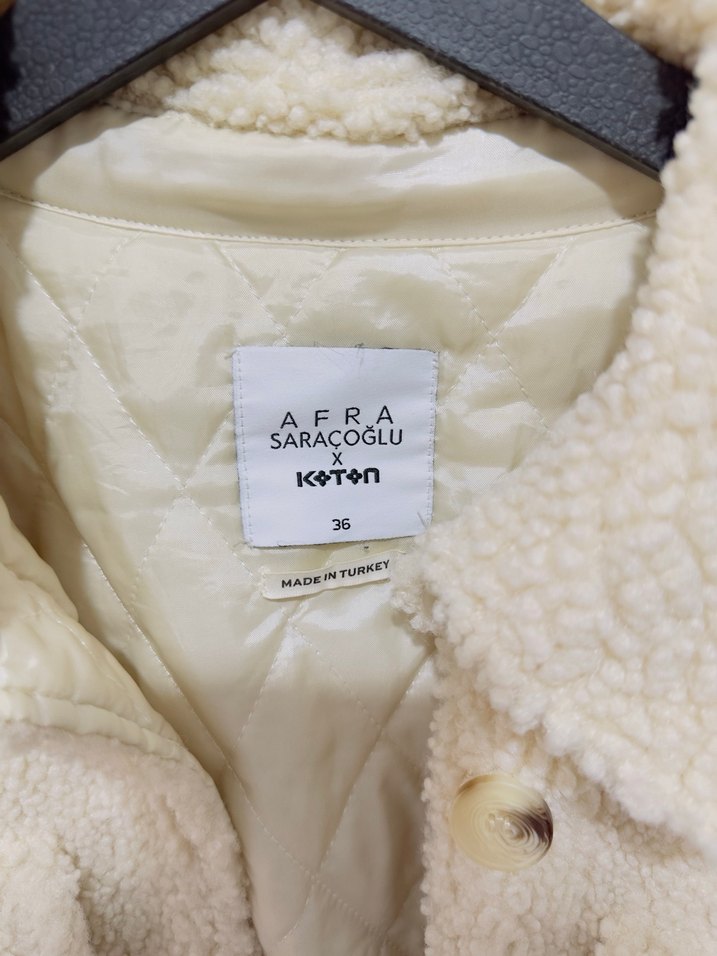 Düğmeli krem Midi Kabarık Kadın Kaban - Görsel 2