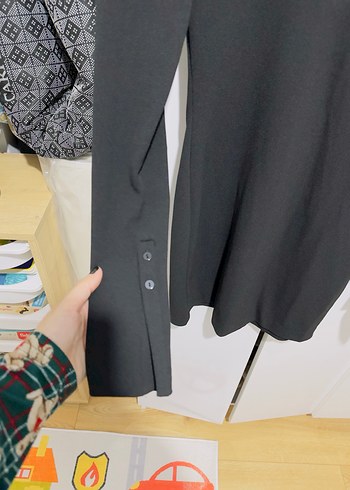 Siyah Düğmeli mini kol detaylı Kadın Elbise - Görsel 3