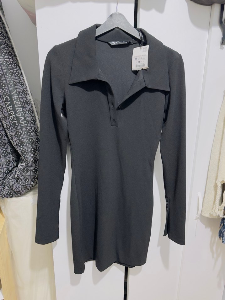 Siyah Düğmeli mini kol detaylı Kadın Elbise - Görsel 4