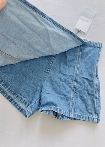 Stradivarius Düğmeli Mavi Mini Kot Şort etek
