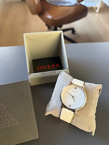 Guess beyaz kadın saat
